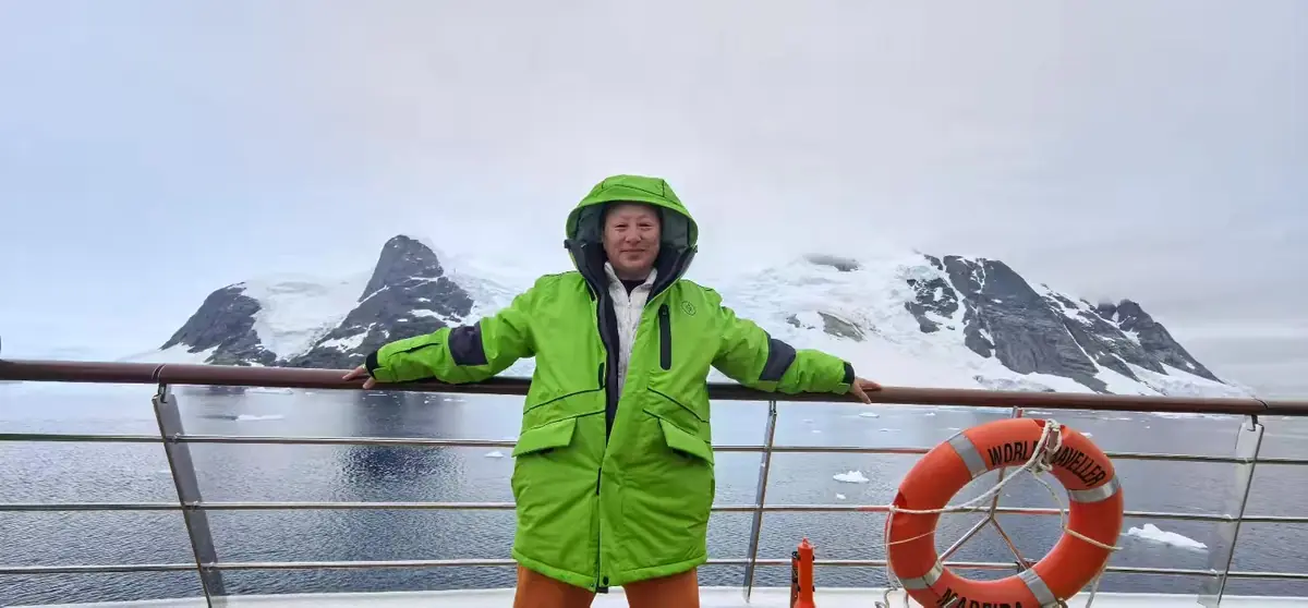 The Southernmost World: Antarctica image 134