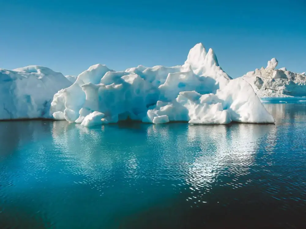 World Traveller 11-night Antarctic Circle and Peninsula trip image 1