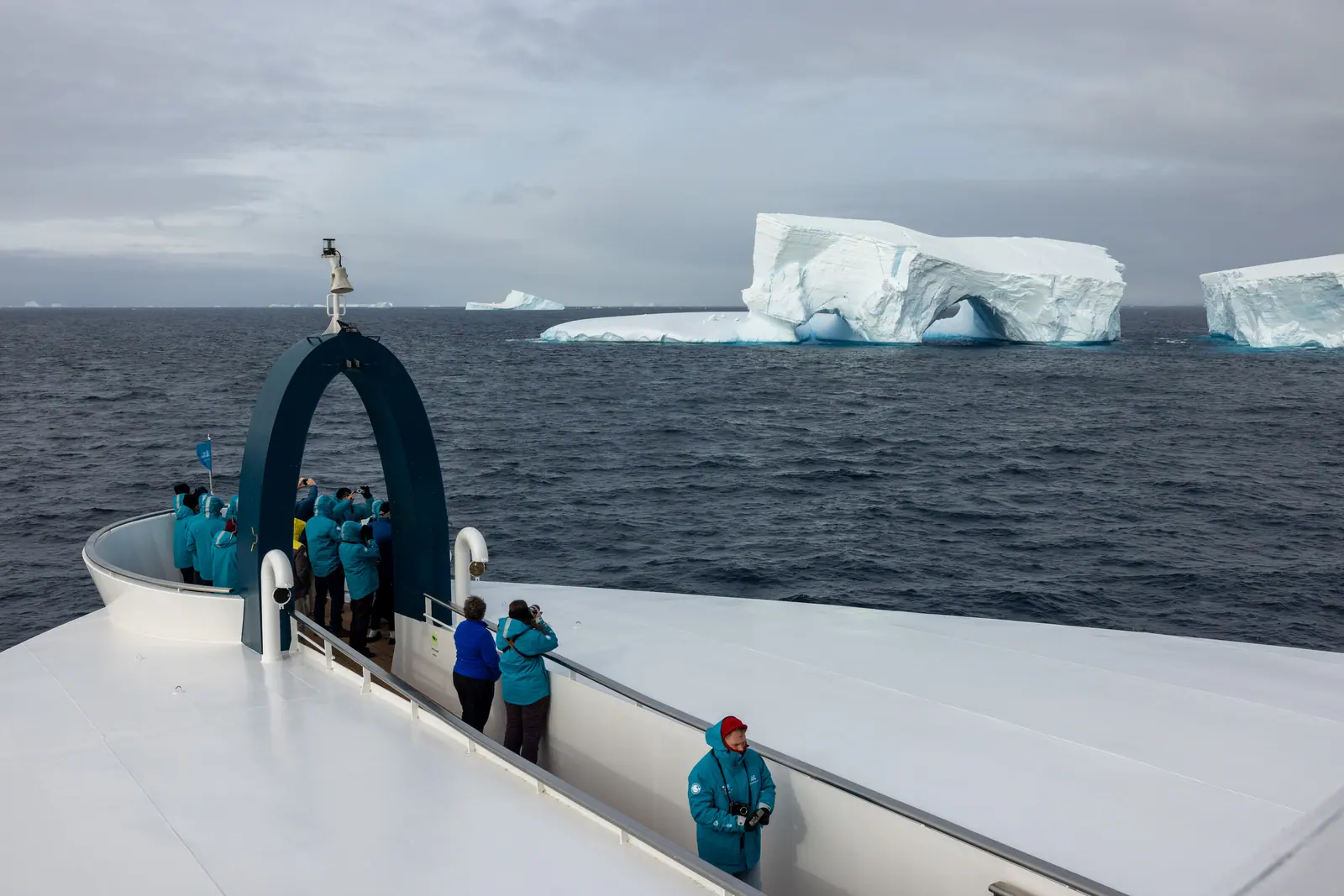 Magellan Discoverer Classic Antarctica Air-Cruise Punta Arenas and King George Island Flight Connection