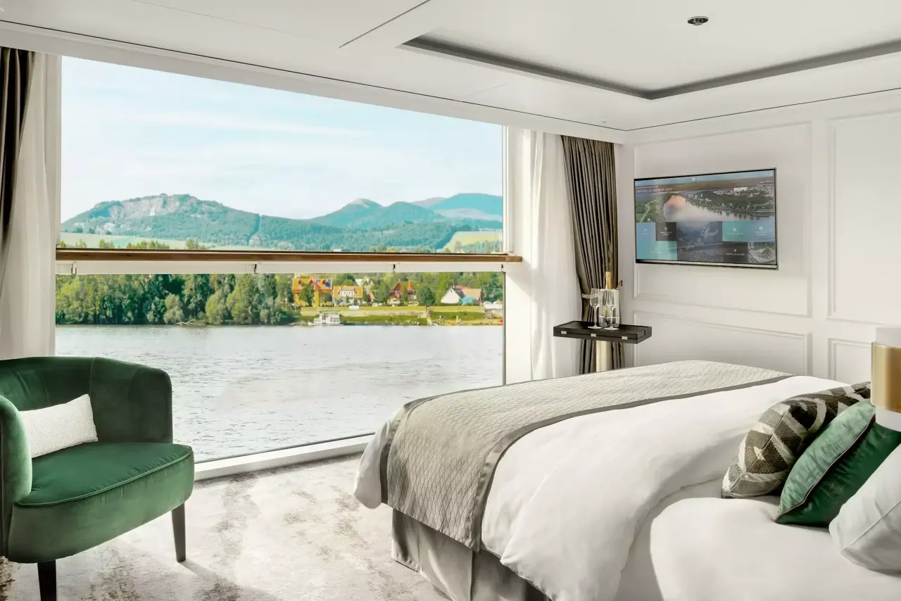 Riverside Suite cabin image 1