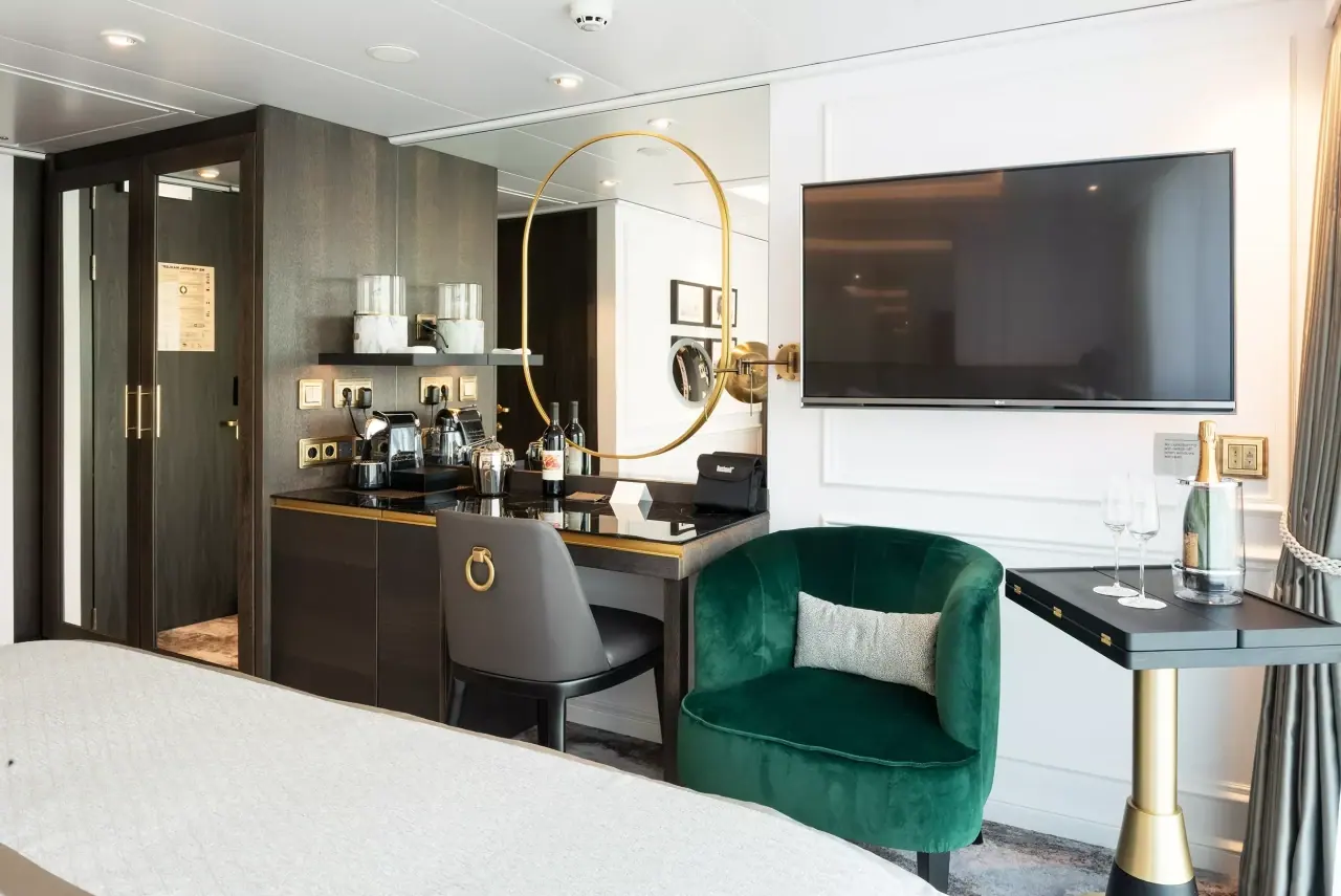 Symphony Suite cabin image 1