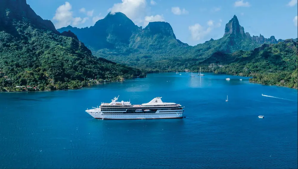 Tahiti · Paul Gauguin South Pacific Cruise, 12 Days gallery image 1