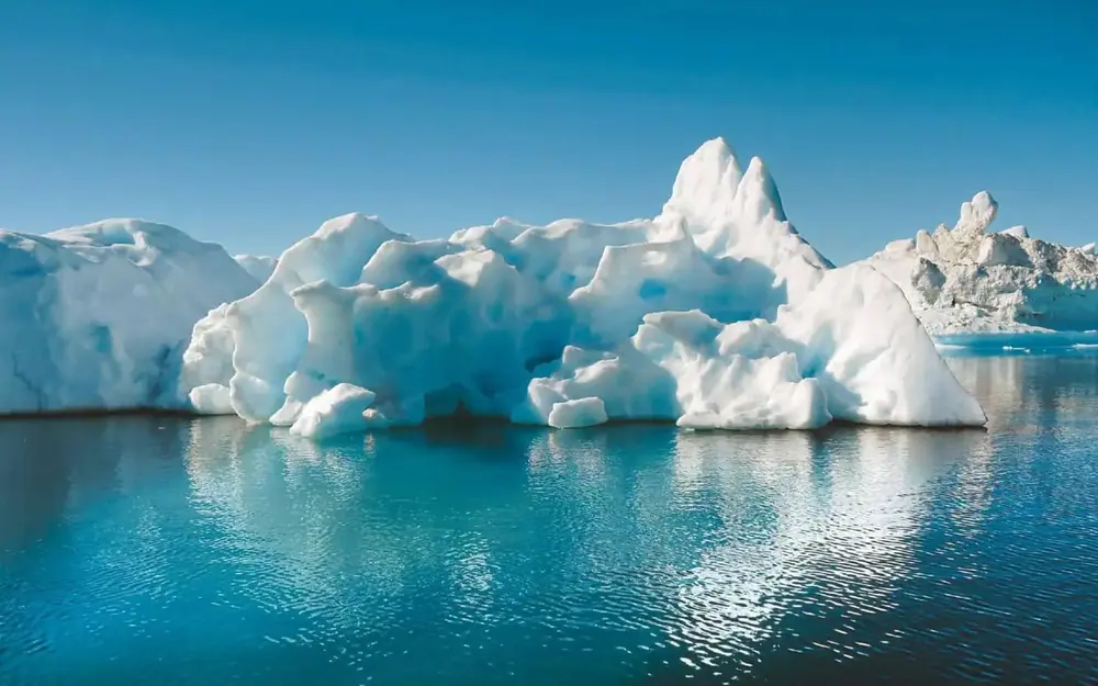World Traveller 7-night Antarctica Fly-Cruise trip image 1
