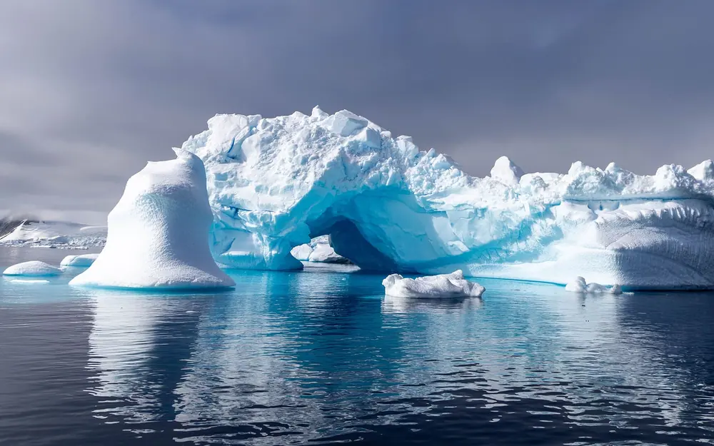 World Traveller 11-night Classic Antarctic Peninsula trip image 1
