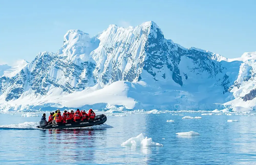 L'Austral Classic Antarctic Peninsula Expedition trip image 2