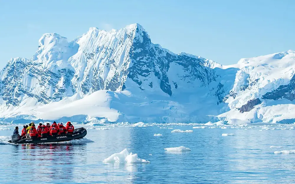 Le Commandant Charcot Beyond the Antarctic Circle Expedition trip image 3