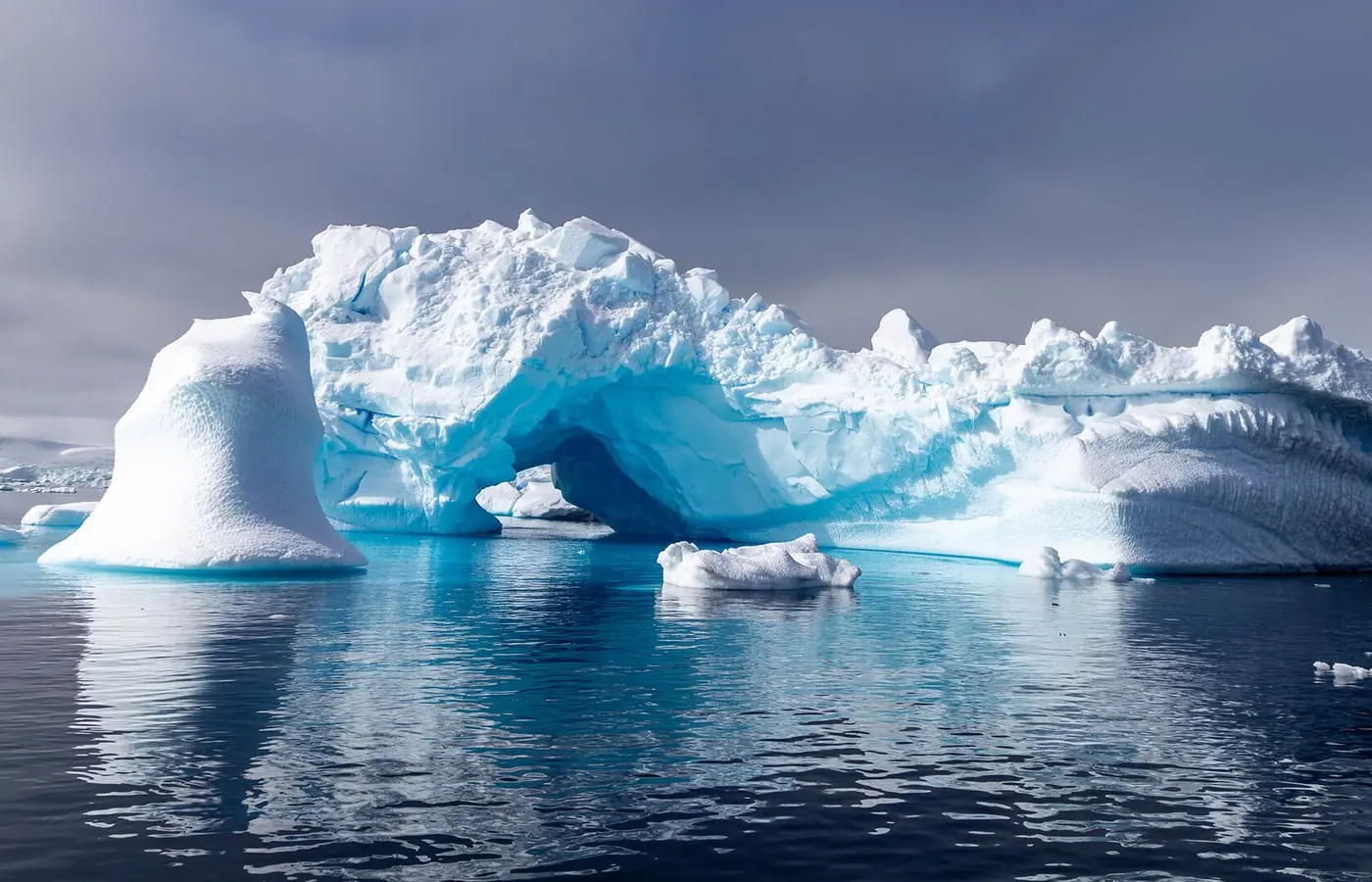 World Voyager Classic Antarctic Peninsula Icebergs, Glaciers and Polar Scenery