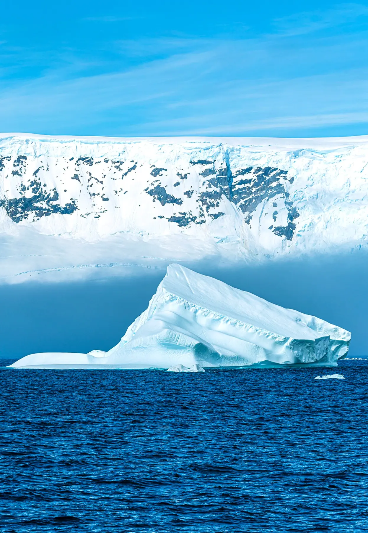 Silver Endeavour Antarctica Fly-Cruise: King George Island Roundtrip Antarctic Peninsula Ice, Glaciers and Wildlife