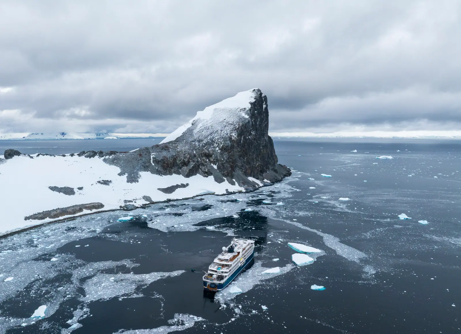 SH Minerva 10-Day Classic Antarctic Peninsula Expedition Zodiac Cruising and Landings